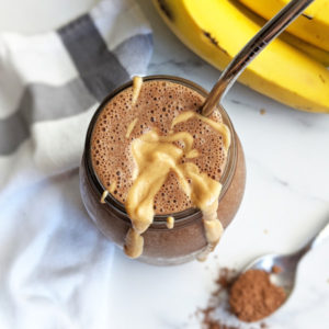 You don't need expensive protein powders to make a filling, protein-packed smoothie. Check out the post for alternative plant-based proteins plus several flavor variations. #proteinsmoothie #vegansmoothie #chocolatepeanutbutter #plantbasedsmoothie