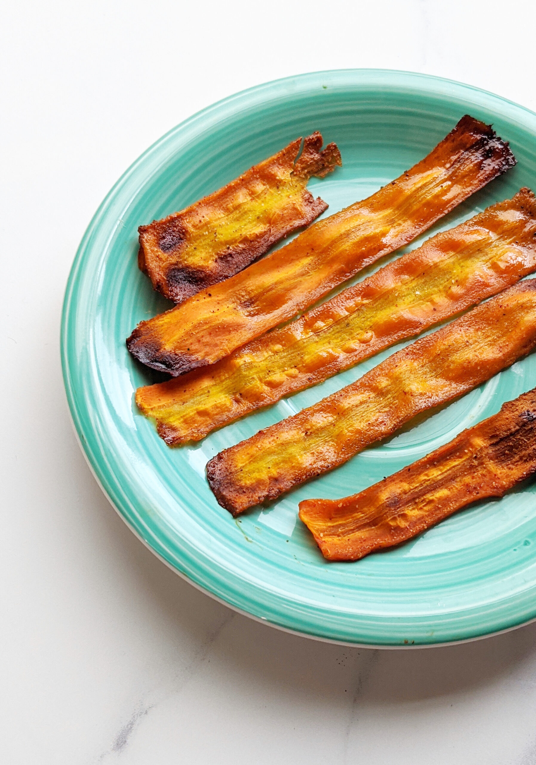 Caramelized Oven-Cooked Bacon - Kiwi and Carrot