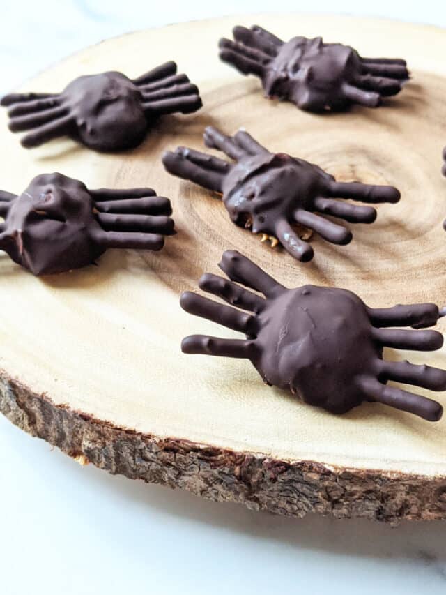 3-Ingredient Spiders | Easy Halloween Treat