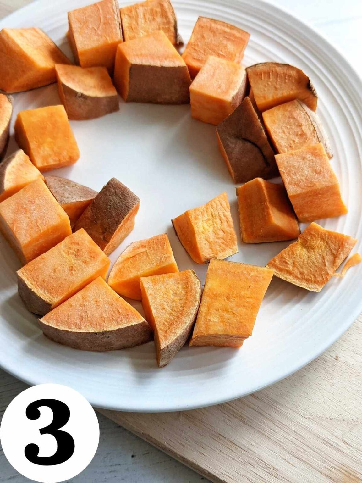 3 Easy Ways to Cook a Sweet Potato in the Microwave