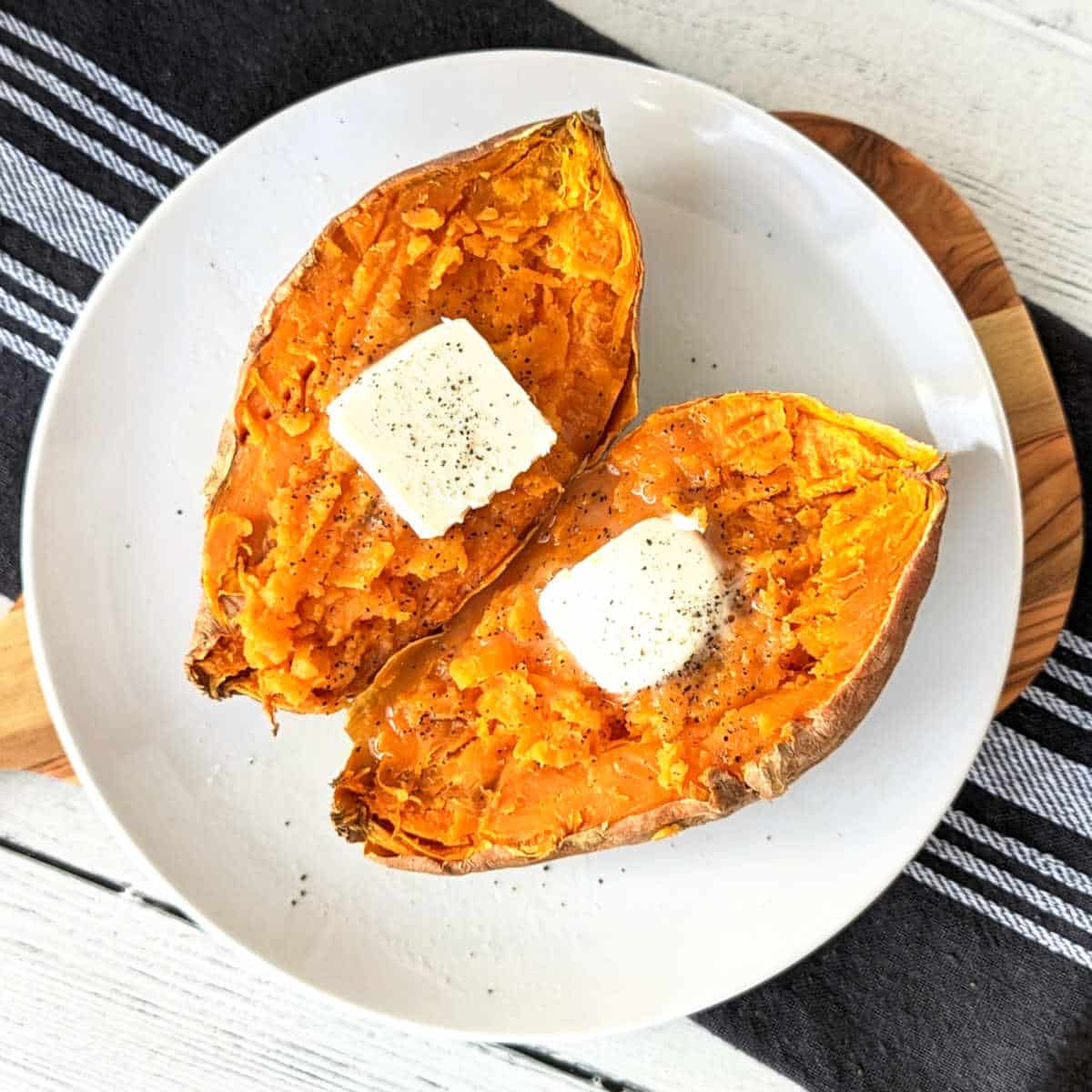 3 Easy Ways to Cook a Sweet Potato in the Microwave