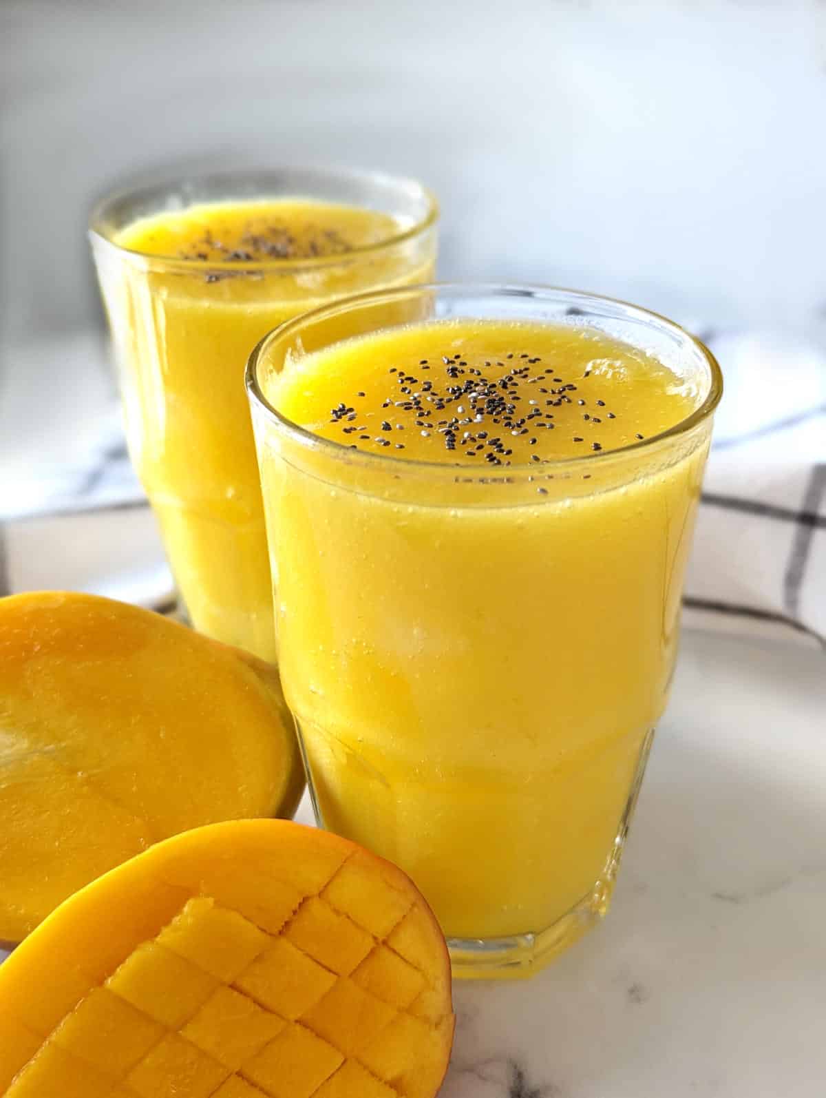 Easy Mango Juice (2 Ingredients)