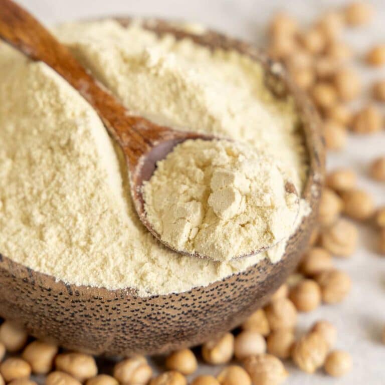 Best Chickpea Flour Substitutes (And how to use them)
